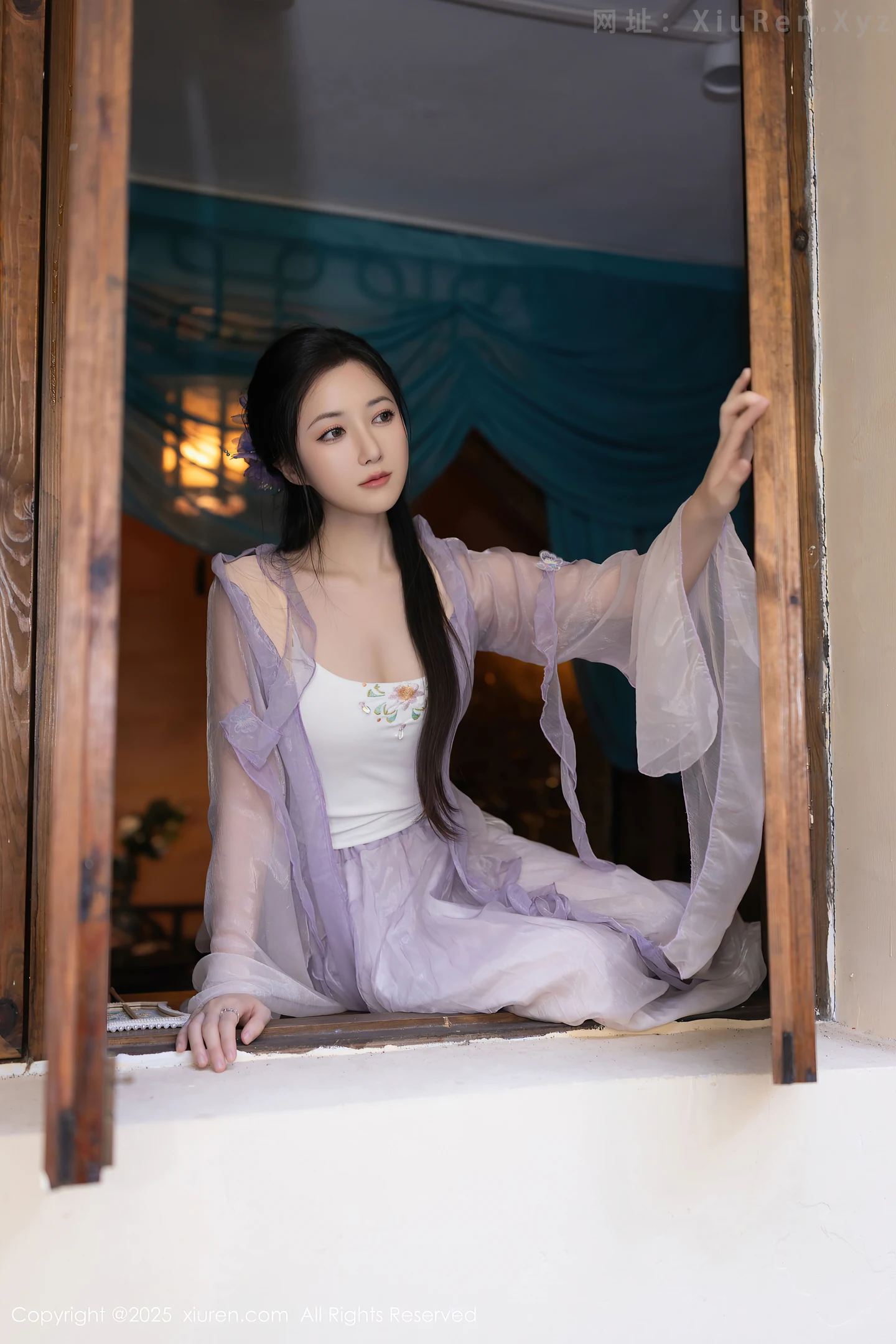 图片[2]-[XiuRen秀人网] VOL.10737 模特鱼子酱Fish性感紫色连衣裙配白色丝袜秀曼妙身姿诱惑写真74P-秀人网官方网站